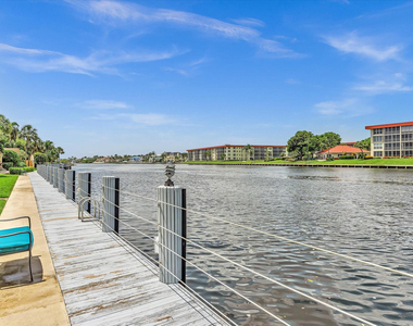 1150 Hillsboro Mile - Photo Thumbnail 41
