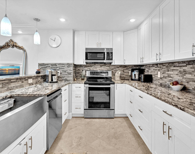 1150 Hillsboro Mile - Photo Thumbnail 4