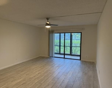 2209 S Cypress Bend Drive - Photo Thumbnail 13