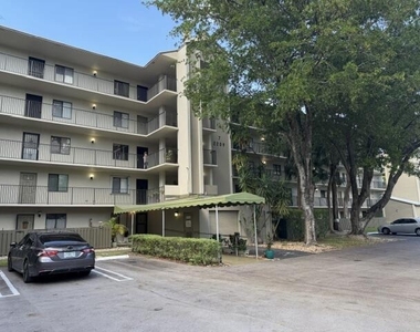 2209 S Cypress Bend Drive - Photo Thumbnail 18