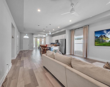 408 Seafoam Circle - Photo Thumbnail 8