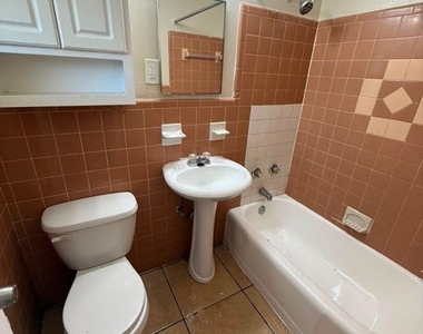 1014 Nw 5th Avenue - Photo Thumbnail 5