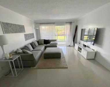 209 Waterway Drive S - Photo Thumbnail 4
