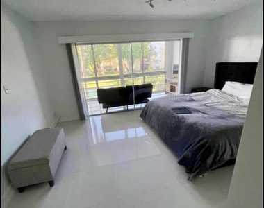 209 Waterway Drive S - Photo Thumbnail 11