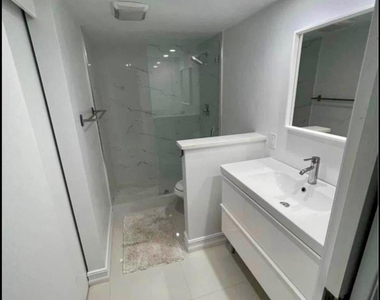 209 Waterway Drive S - Photo Thumbnail 13
