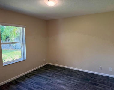 14011 Veronica Court - Photo Thumbnail 17