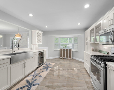 121 Queen Eugenia Court - Photo Thumbnail 15