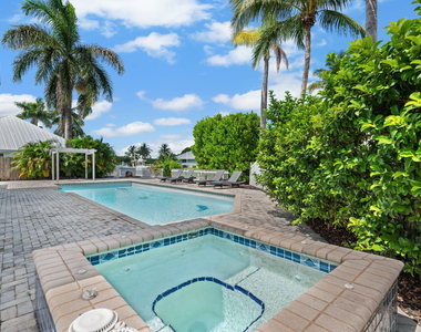 121 Queen Eugenia Court - Photo Thumbnail 43