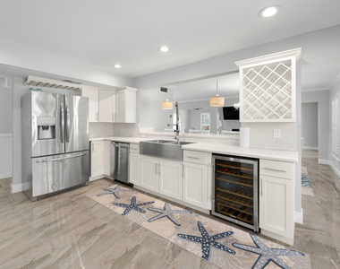 121 Queen Eugenia Court - Photo Thumbnail 17