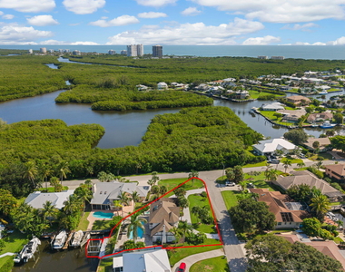 121 Queen Eugenia Court - Photo Thumbnail 1