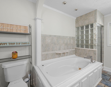 121 Queen Eugenia Court - Photo Thumbnail 35