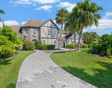 121 Queen Eugenia Court - Photo Thumbnail 6