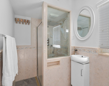 121 Queen Eugenia Court - Photo Thumbnail 24