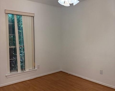 6051 Mapleshade Lane - Photo Thumbnail 16