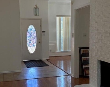 6051 Mapleshade Lane - Photo Thumbnail 3