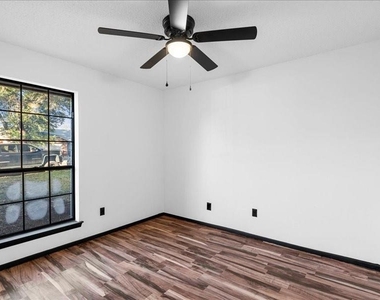 3977 Windhaven Road - Photo Thumbnail 20