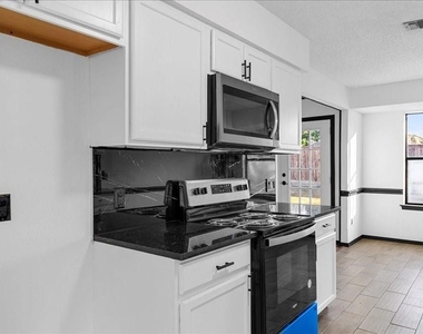 3977 Windhaven Road - Photo Thumbnail 11