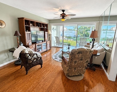 68 Yacht Club Drive - Photo Thumbnail 2