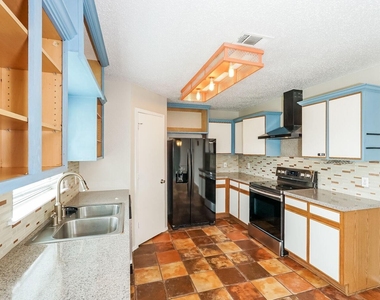 407 Harvard Drive - Photo Thumbnail 6
