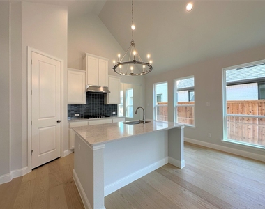 15621 Fringe Tree Road - Photo Thumbnail 5