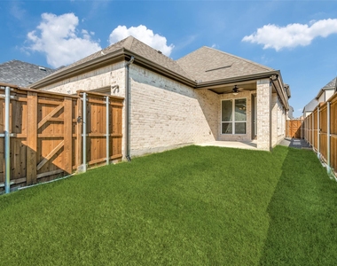 15621 Fringe Tree Road - Photo Thumbnail 16