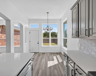 1712 Elm Spring Court - Photo Thumbnail 29