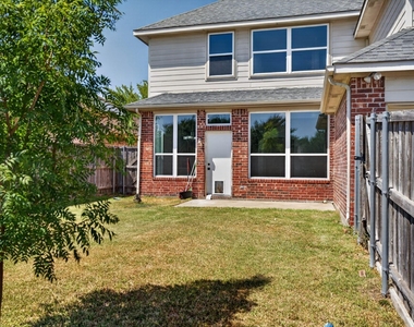 1712 Elm Spring Court - Photo Thumbnail 32