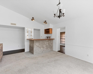 7612 Jerome Drive - Photo Thumbnail 8