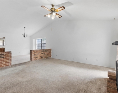 7612 Jerome Drive - Photo Thumbnail 4