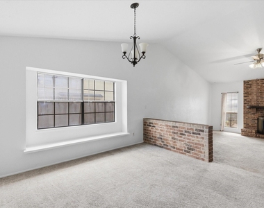 7612 Jerome Drive - Photo Thumbnail 9