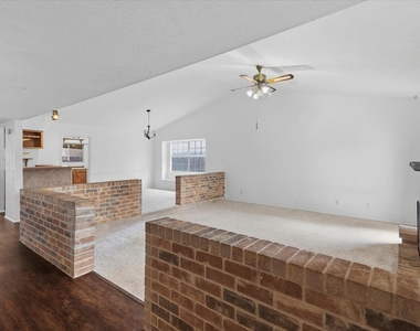 7612 Jerome Drive - Photo Thumbnail 3