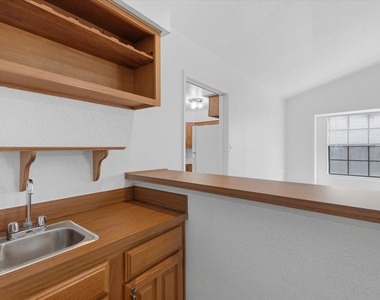 7612 Jerome Drive - Photo Thumbnail 10