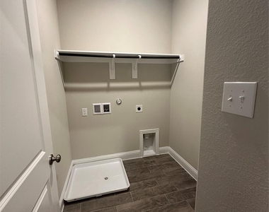 6261 Rilla Street - Photo Thumbnail 10