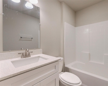 618 W Sears Street - Photo Thumbnail 16