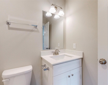 618 W Sears Street - Photo Thumbnail 22