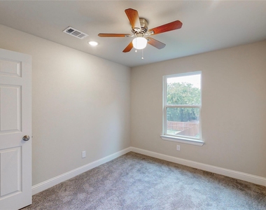 618 W Sears Street - Photo Thumbnail 19
