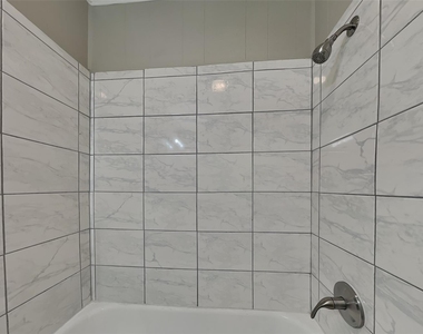622 W Springdale Lane - Photo Thumbnail 15