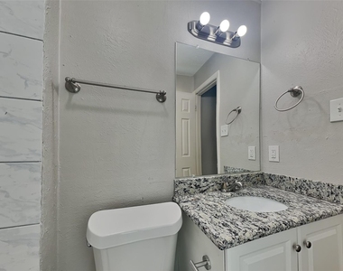 622 W Springdale Lane - Photo Thumbnail 9