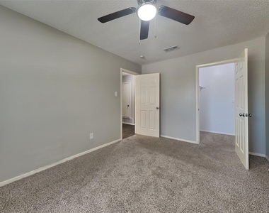 622 W Springdale Lane - Photo Thumbnail 7