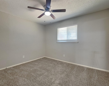 622 W Springdale Lane - Photo Thumbnail 11
