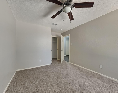 622 W Springdale Lane - Photo Thumbnail 13