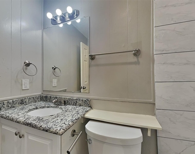 622 W Springdale Lane - Photo Thumbnail 14