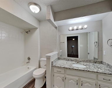 5002 Woodmeadow Drive - Photo Thumbnail 8