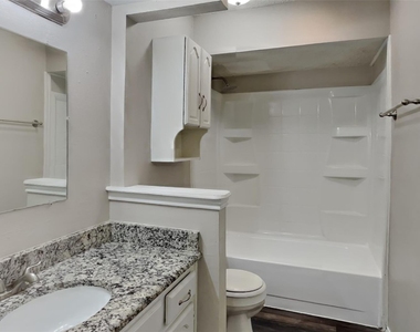 5002 Woodmeadow Drive - Photo Thumbnail 14