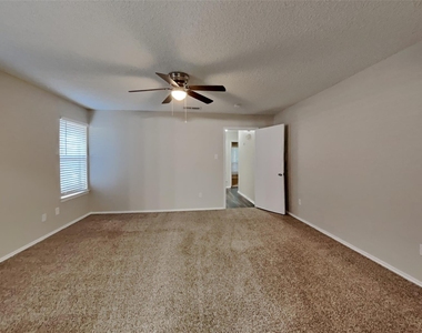 5002 Woodmeadow Drive - Photo Thumbnail 7