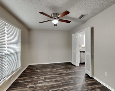5002 Woodmeadow Drive - Photo Thumbnail 5