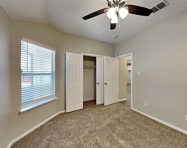 2105 Peacock Lane - Photo Thumbnail 12