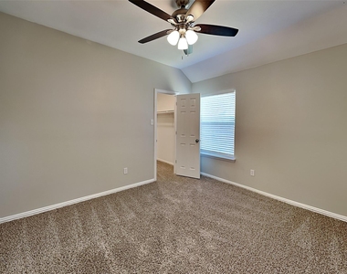 2105 Peacock Lane - Photo Thumbnail 10