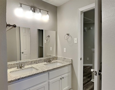 1716 Meyerwood Lane S - Photo Thumbnail 16