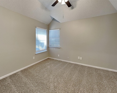 1716 Meyerwood Lane S - Photo Thumbnail 11